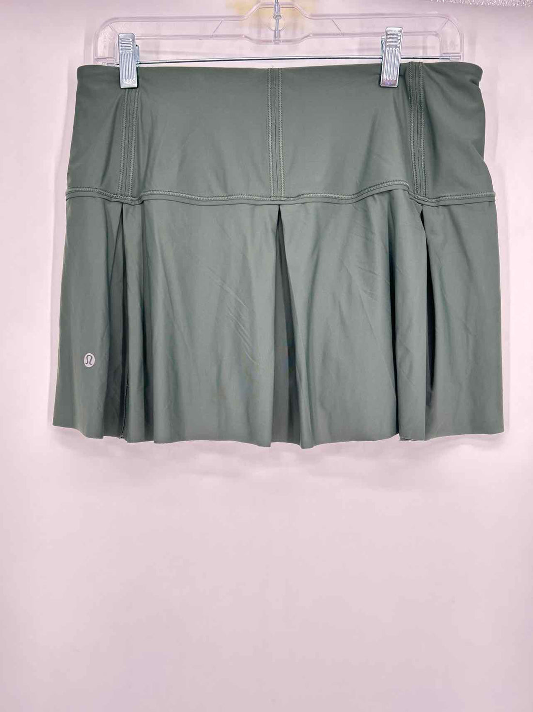 Lululemon Size 8 Dark Green Active Skorts