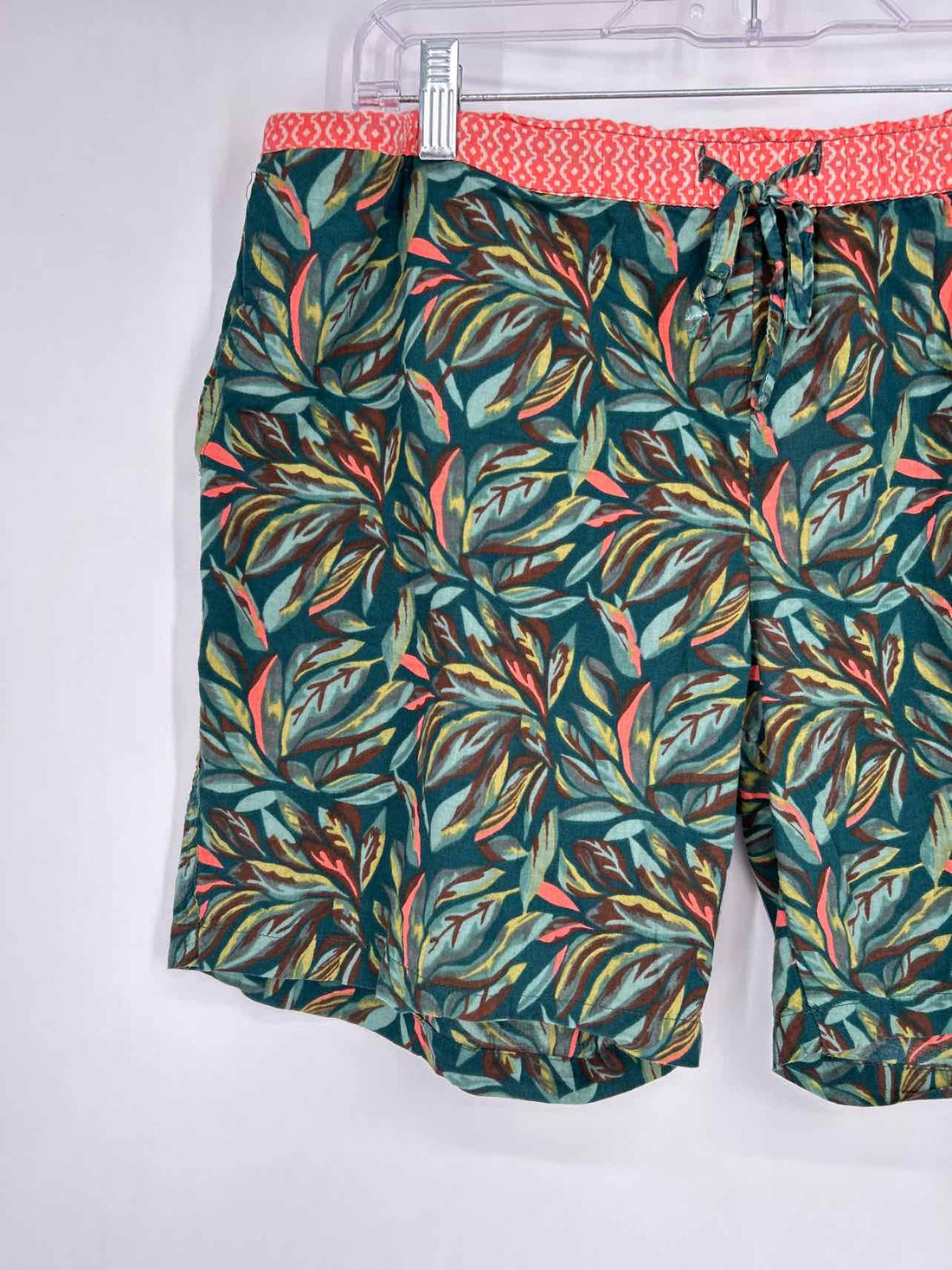 Sundance Size M Green Print Shorts