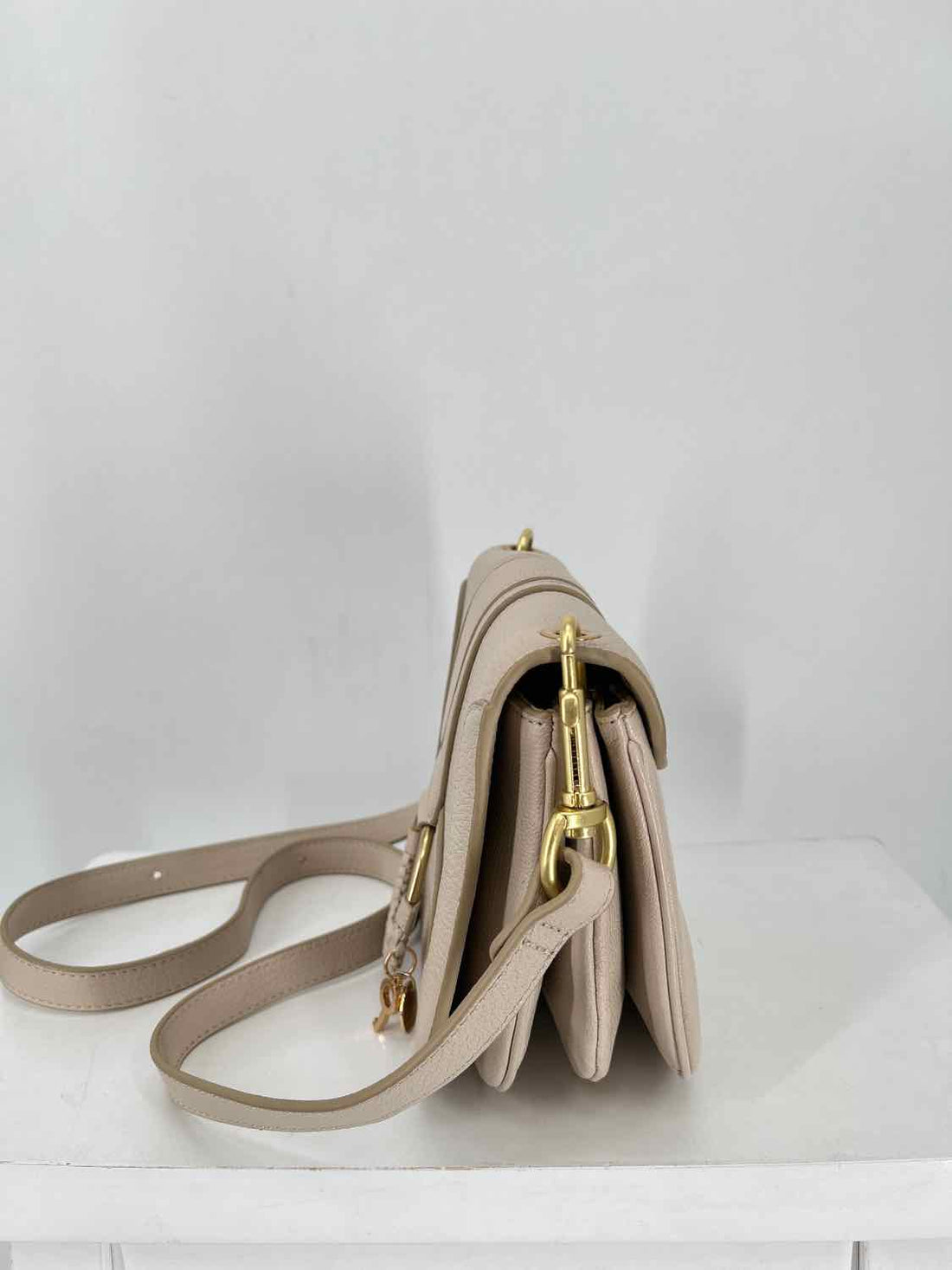 See By Chloe Beige Leather Pre Owned Crossbody