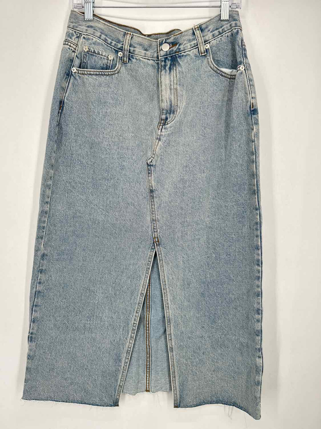 Vestique Size L Light Wash Denim Skirts