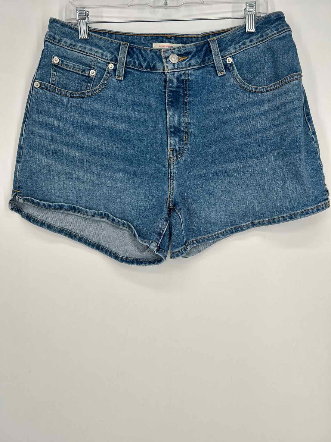 Levis Size 32/14 Denim Shorts