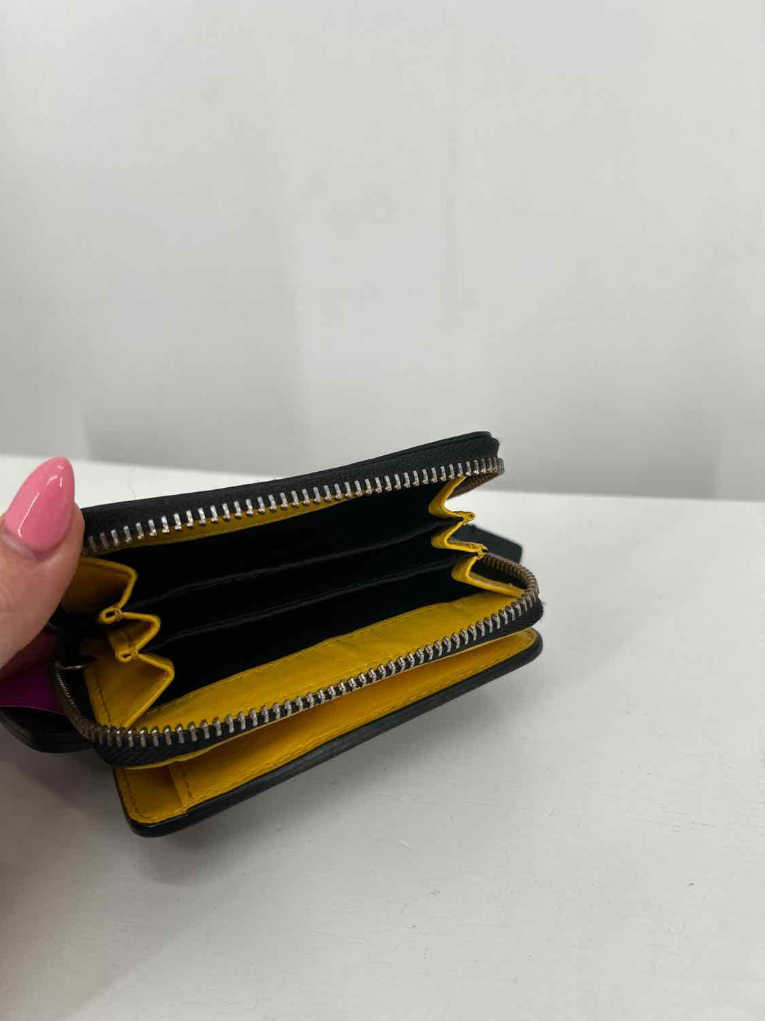 Marc By Marc Jacobs Black & Yellow Leather Pre Owned Wallet