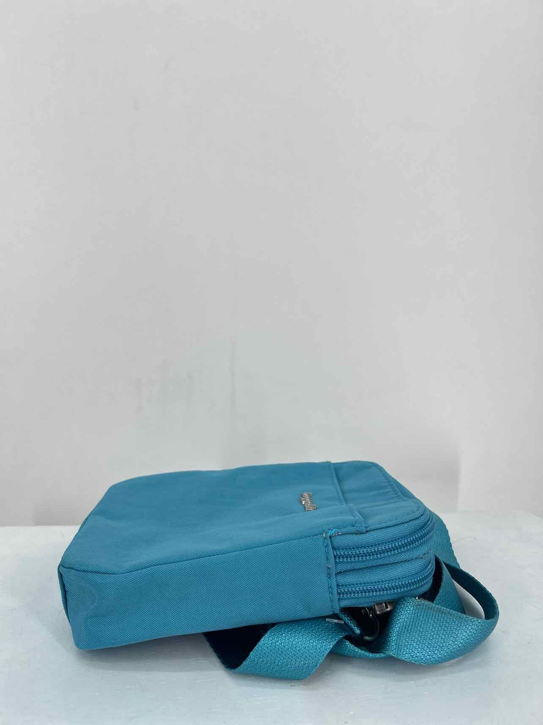 Baggallini Blue Nylon Like New Crossbody