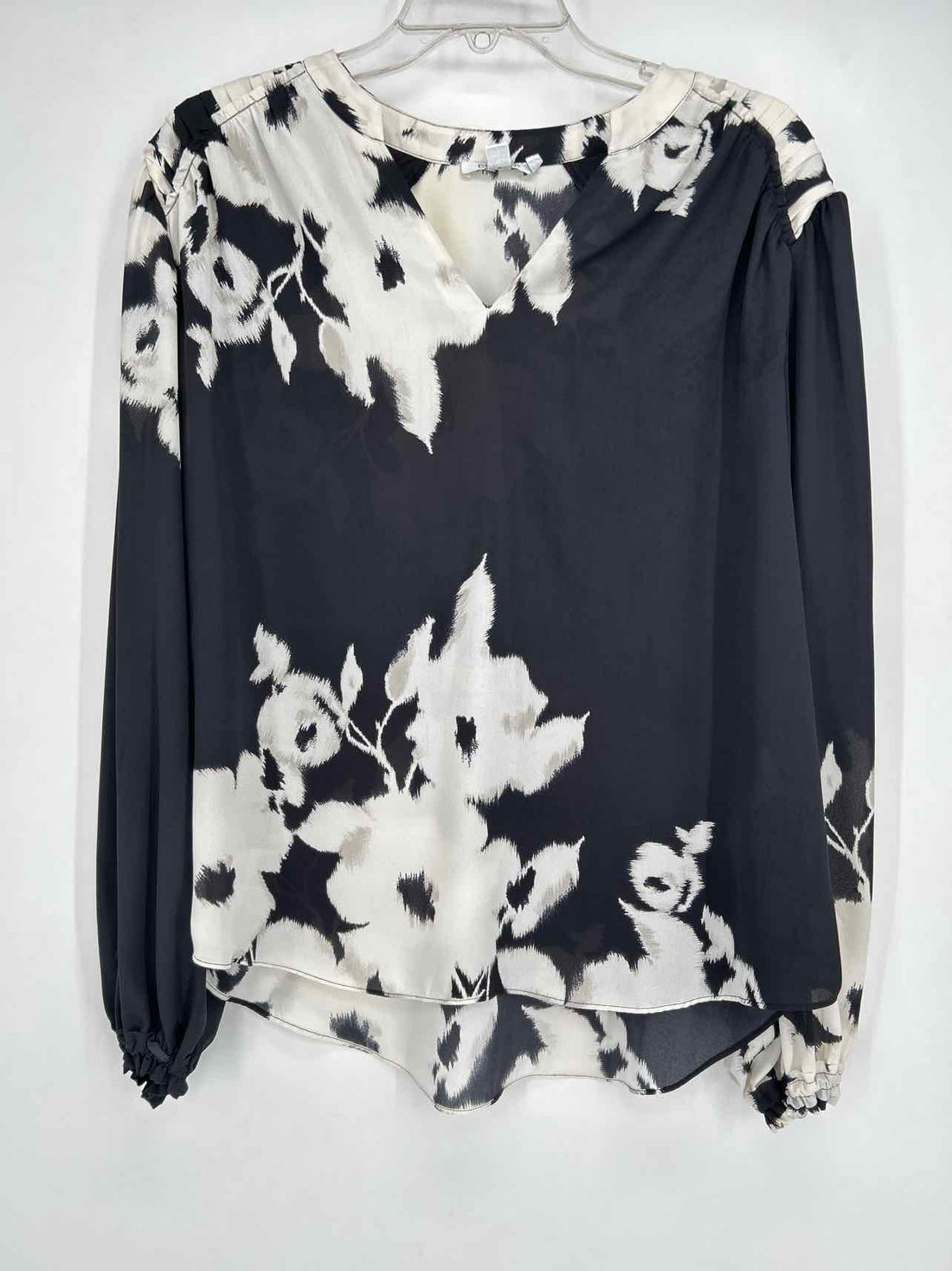 Chicos Size 2/12 Black & White Print Long Sleeve