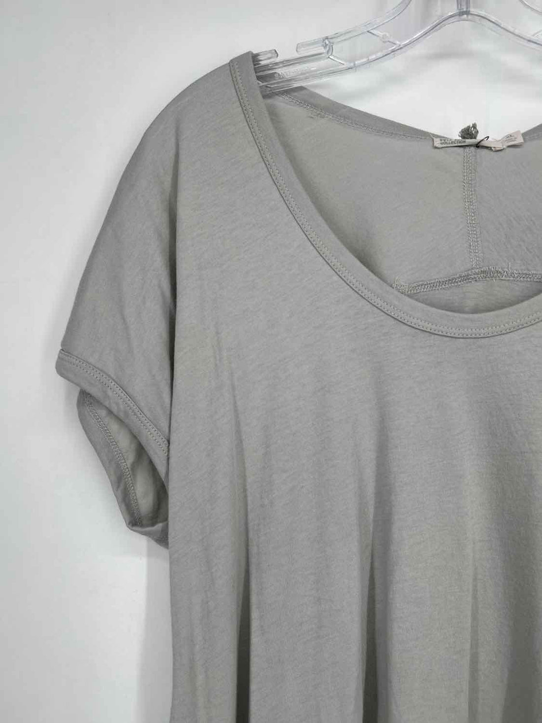 Barefoot Dreams Size XL Light Gray Short Sleeve