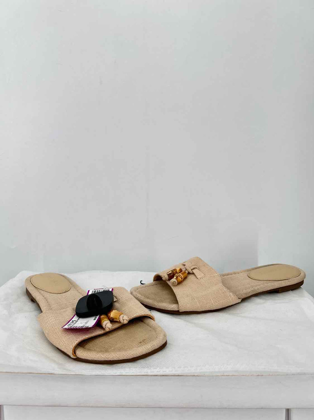 J McLaughlin Women Size 7.5 Beige Sandals
