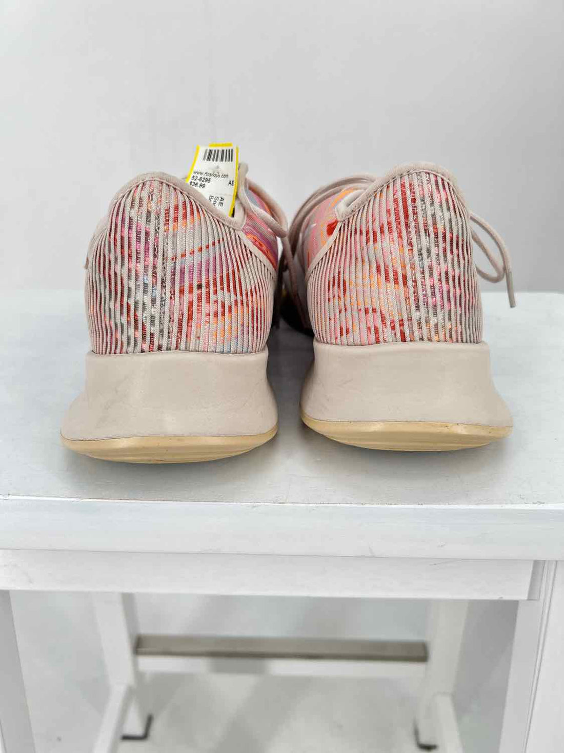 Nike Women Size 9 Beige Multi Color Sneakers