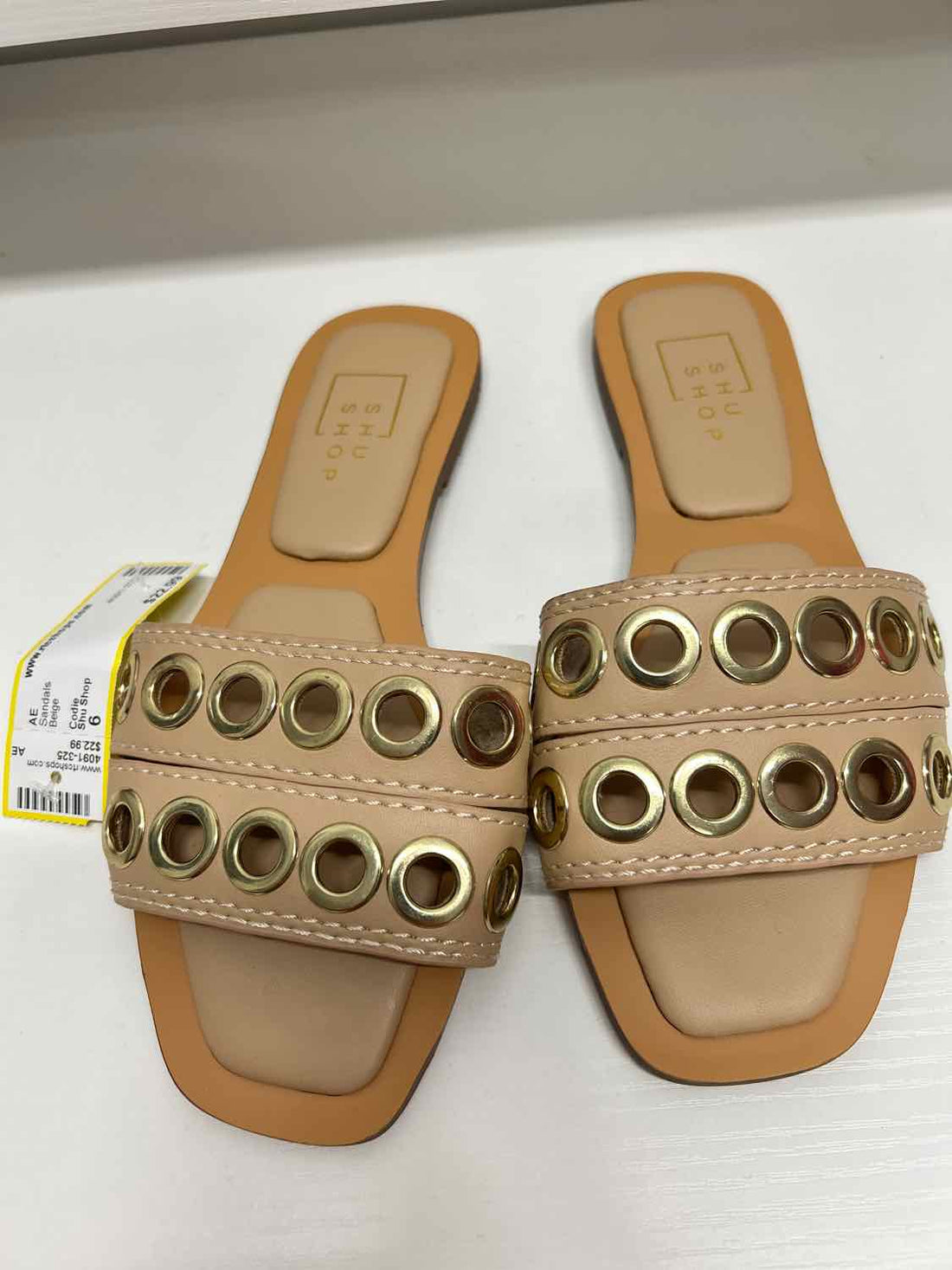 Shu Shop Women Size 6 Beige Sandals