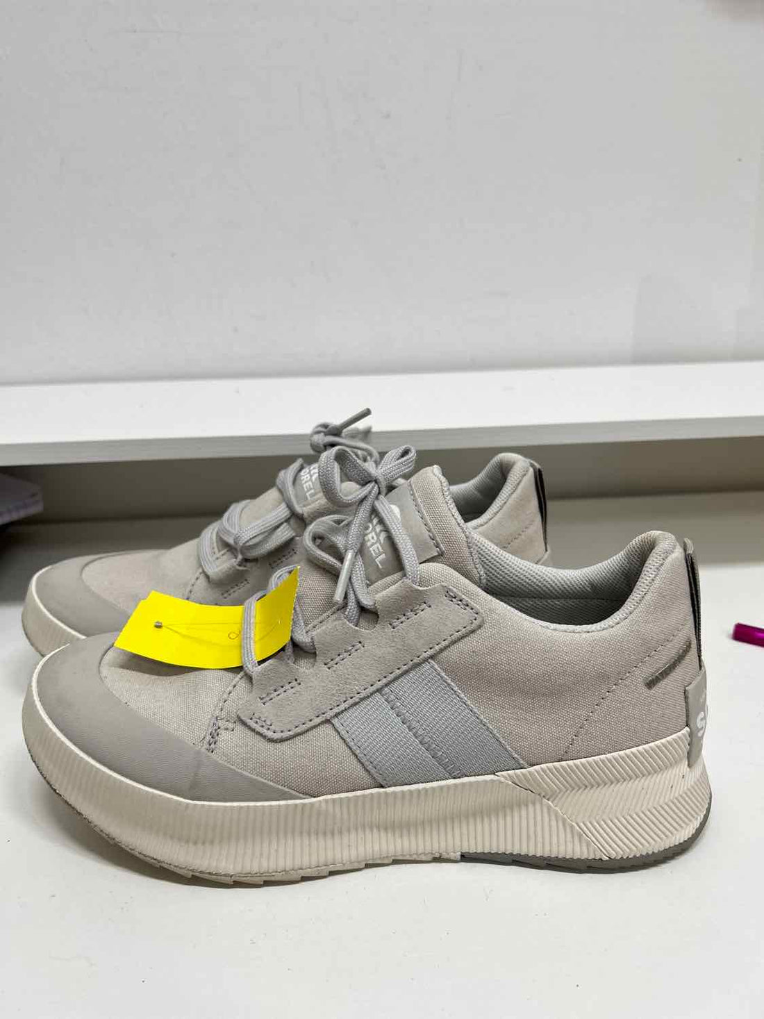 Sorel Women Size 8 Beige Sneakers