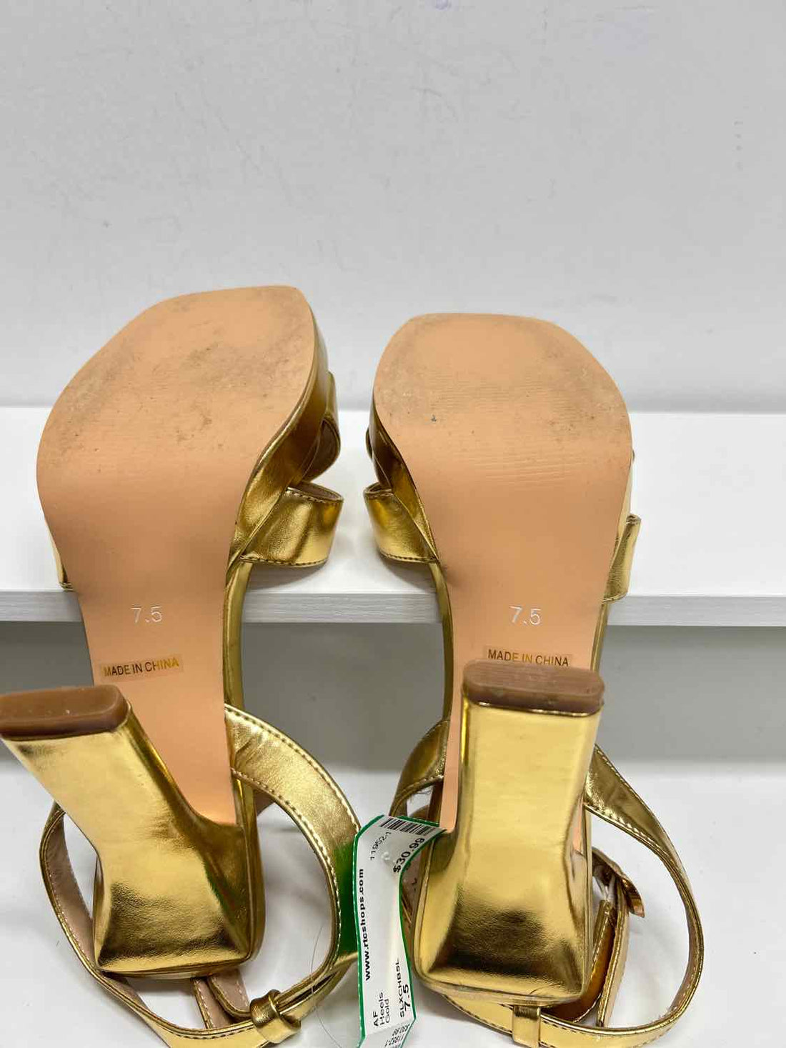 SLXCHBSL Women Size 7.5 Gold Heels