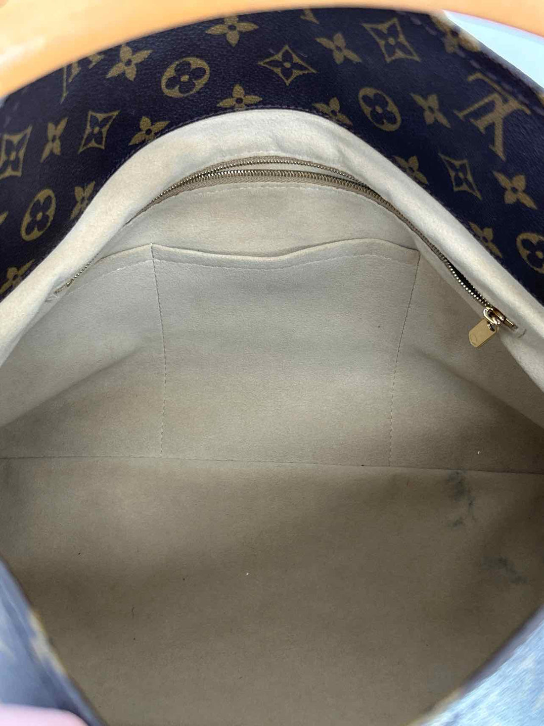 Louis Vuitton Brown Monogram Coated Canvas Excellent Condition LUXURY