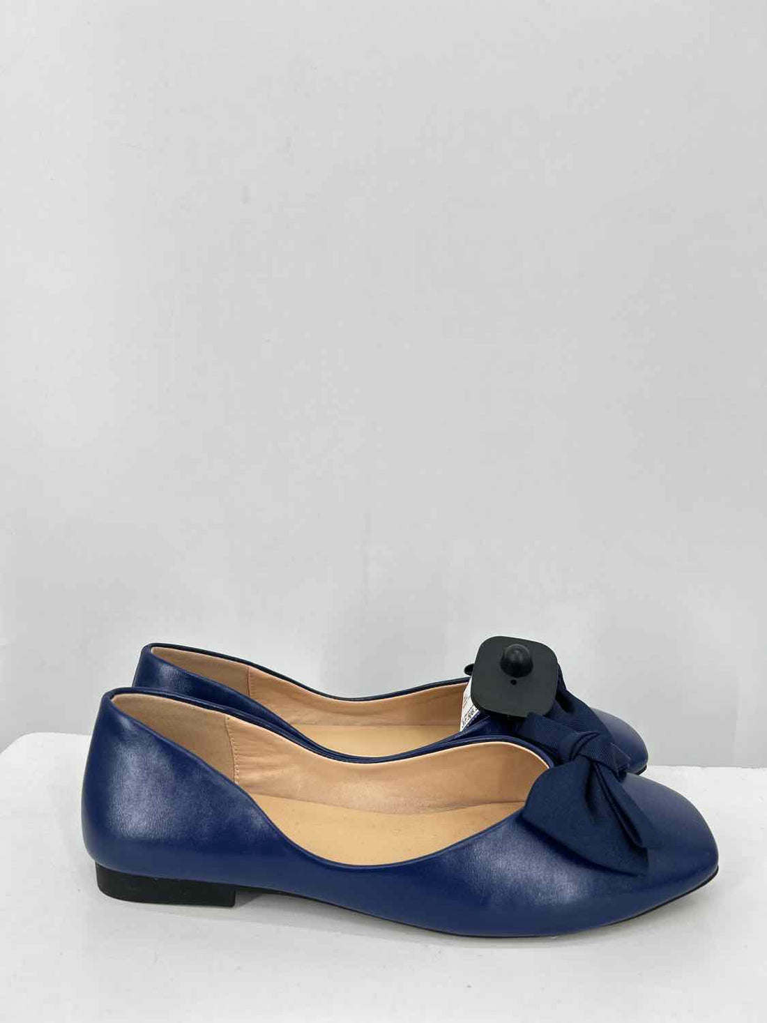 C. Paravano Women Size 37.5(6.5) Navy Flats