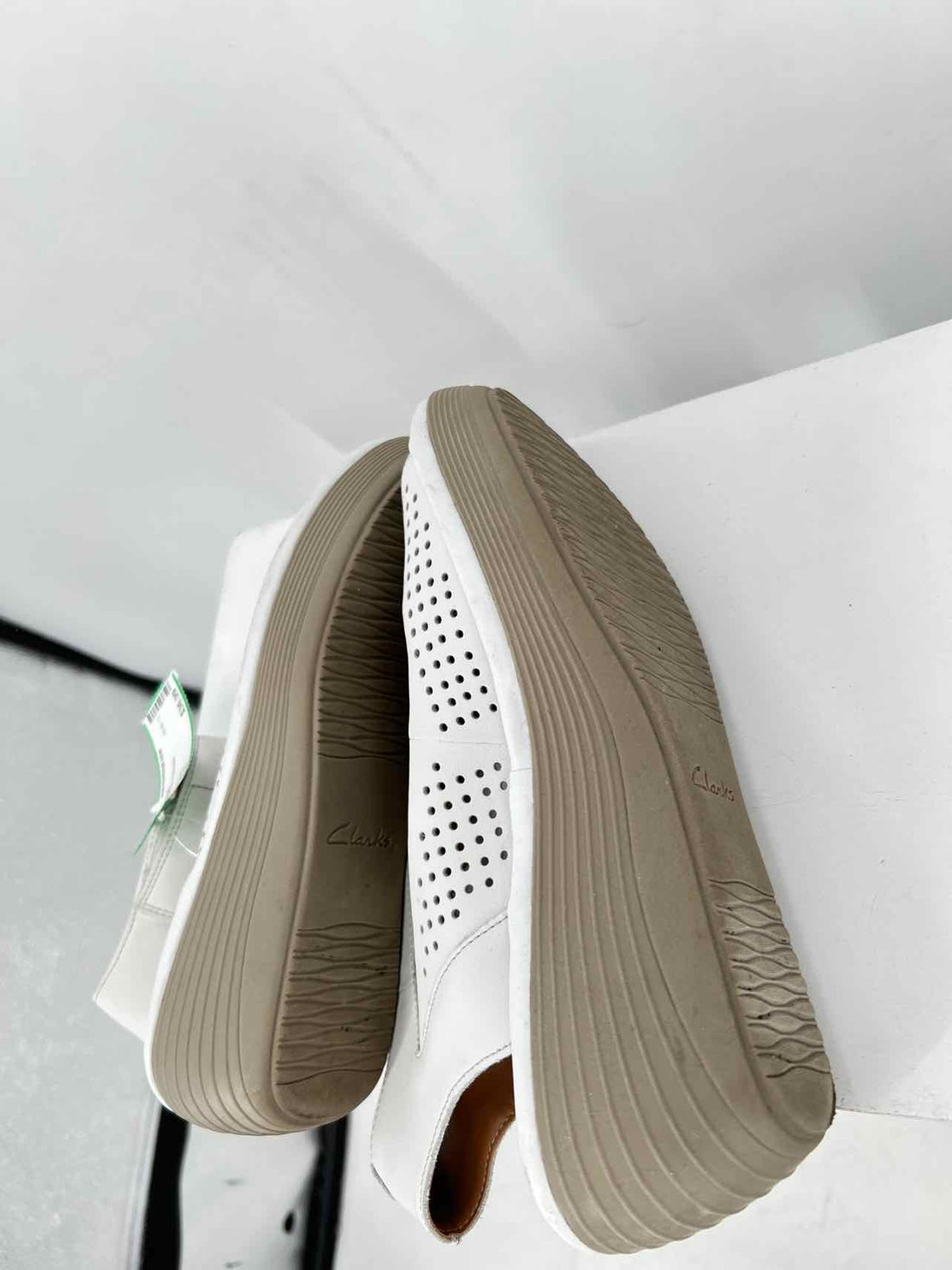 Clarks Women Size 7.5 Off White Perforated Wedges