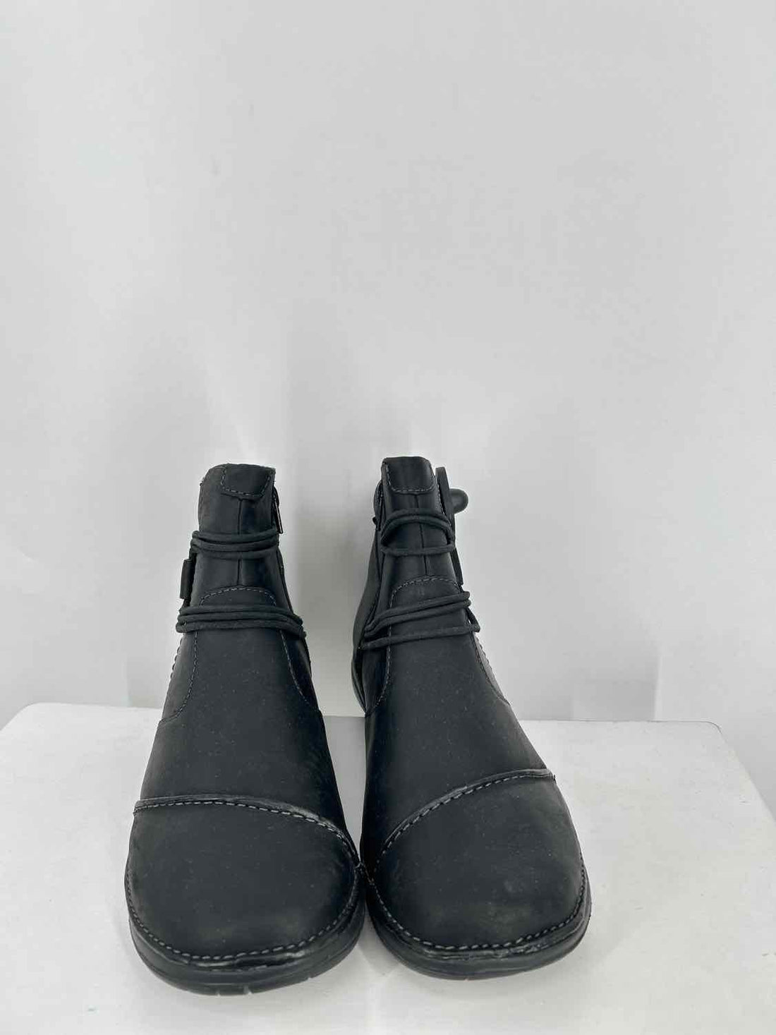 Clarks Un Loop UP Women Size 9.5 Black Ankle Boot