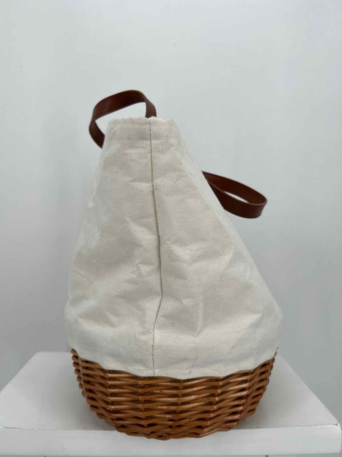 Picnic Time Canvas Whicker Pre Owned Tote