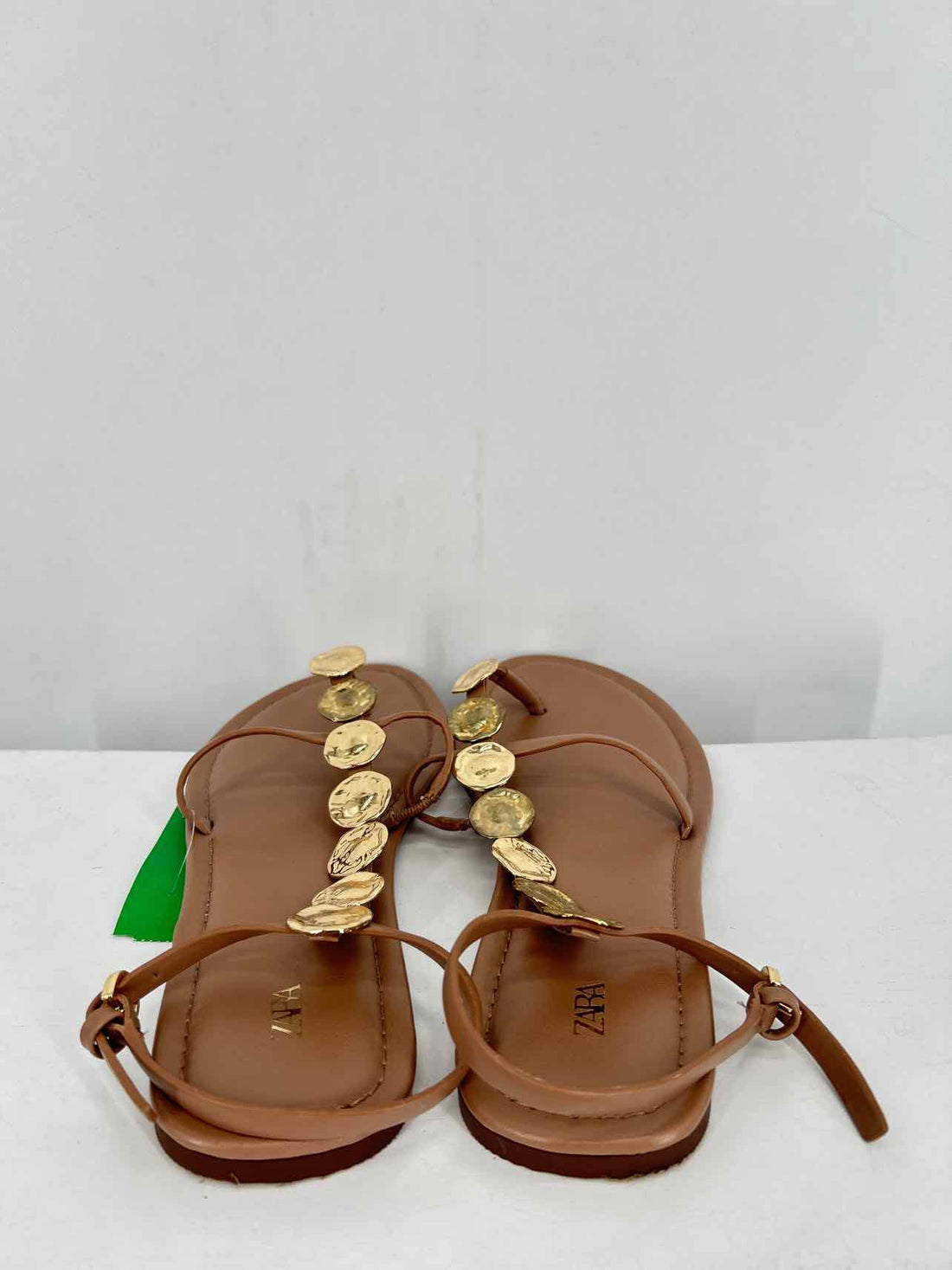 Zara Women Size 40 Beige & Gold Sandals