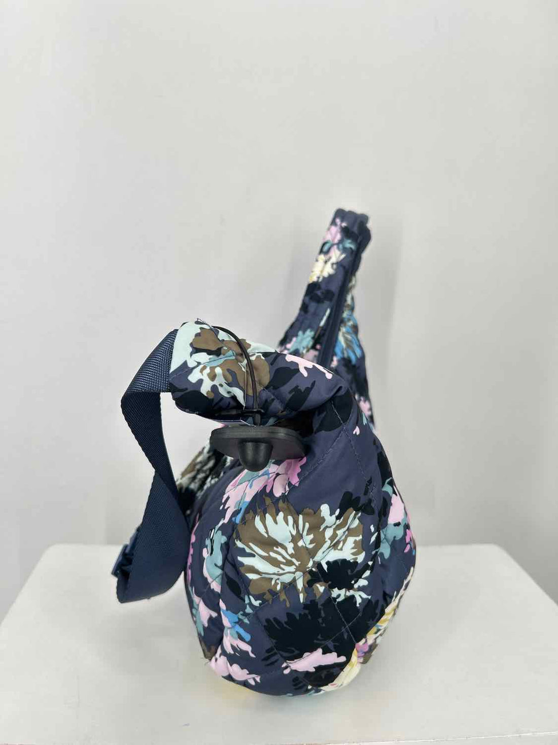 Vera Bradley Ultralight NWT Blue Floral Quilted Shoulder