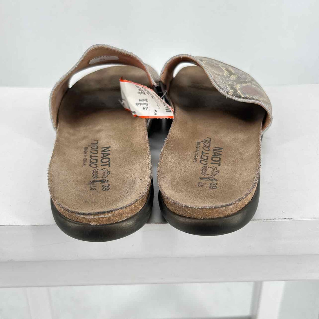 Naot Women Size 39 Snake Sandals
