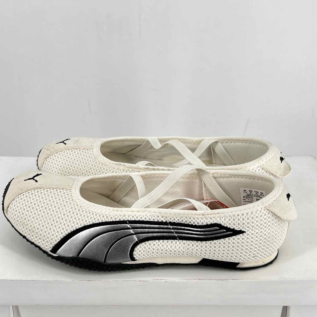 Puma Women Size 10 White & Black Sneakers