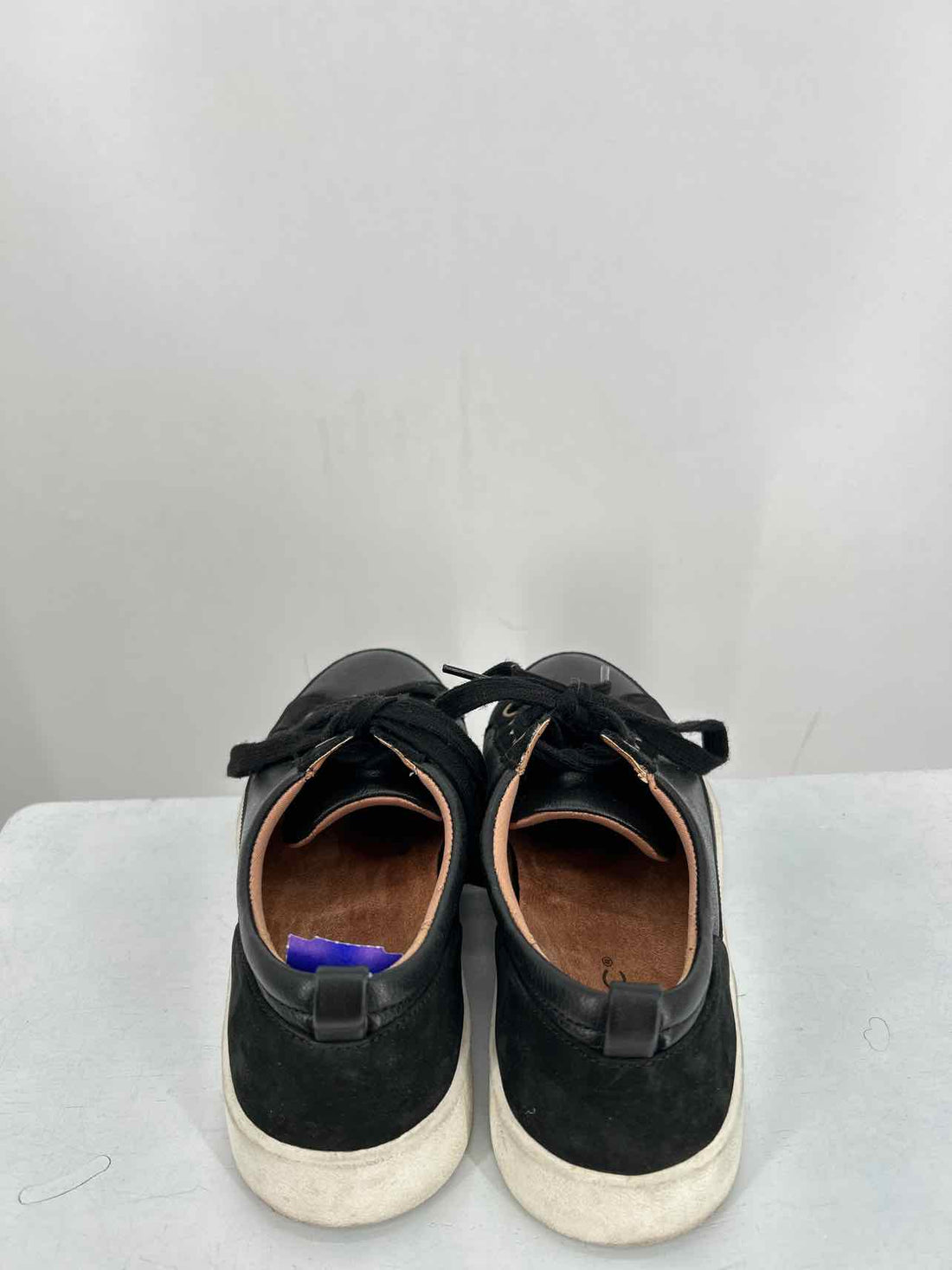 Vionic Women Size 6 Black Sneakers