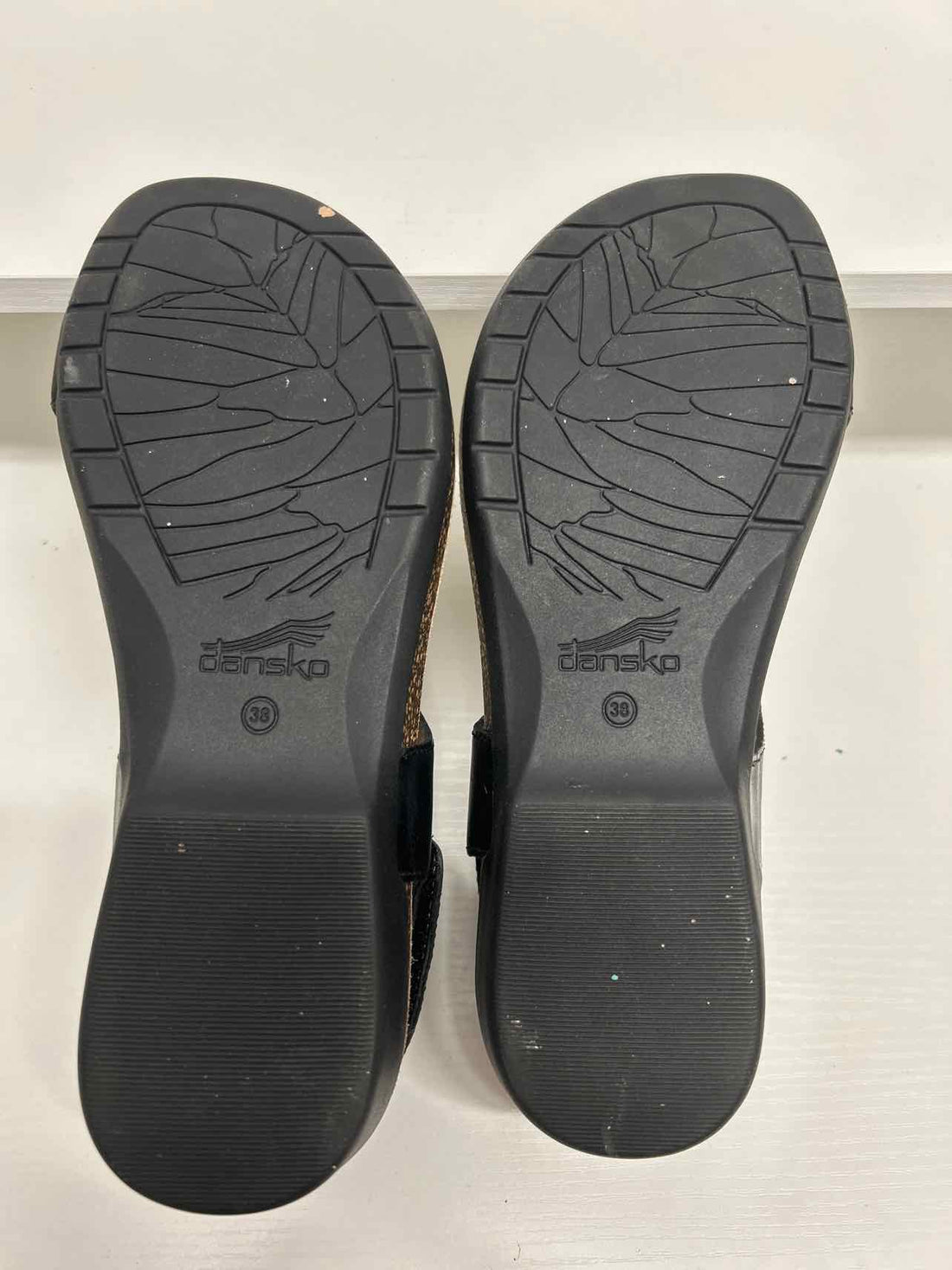 Dansko Women Size 38 Black Sandals