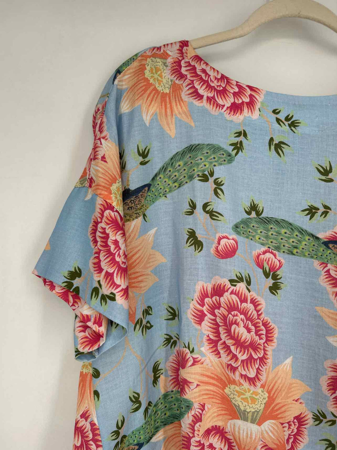 Kaktus Size M Light Blue & Pink Floral Short Sleeve