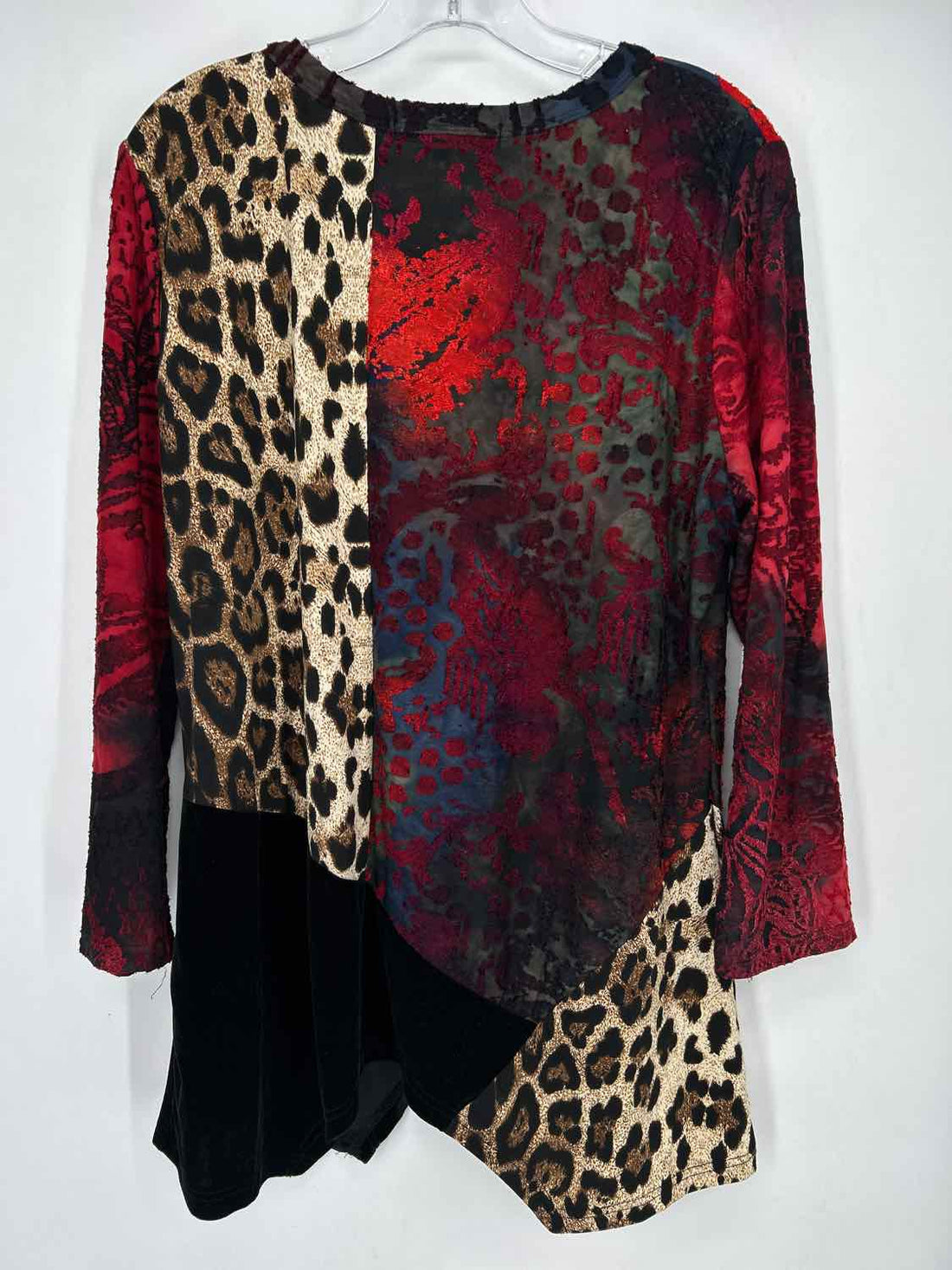 Caleaas Size L Leopard & red print Long Sleeve