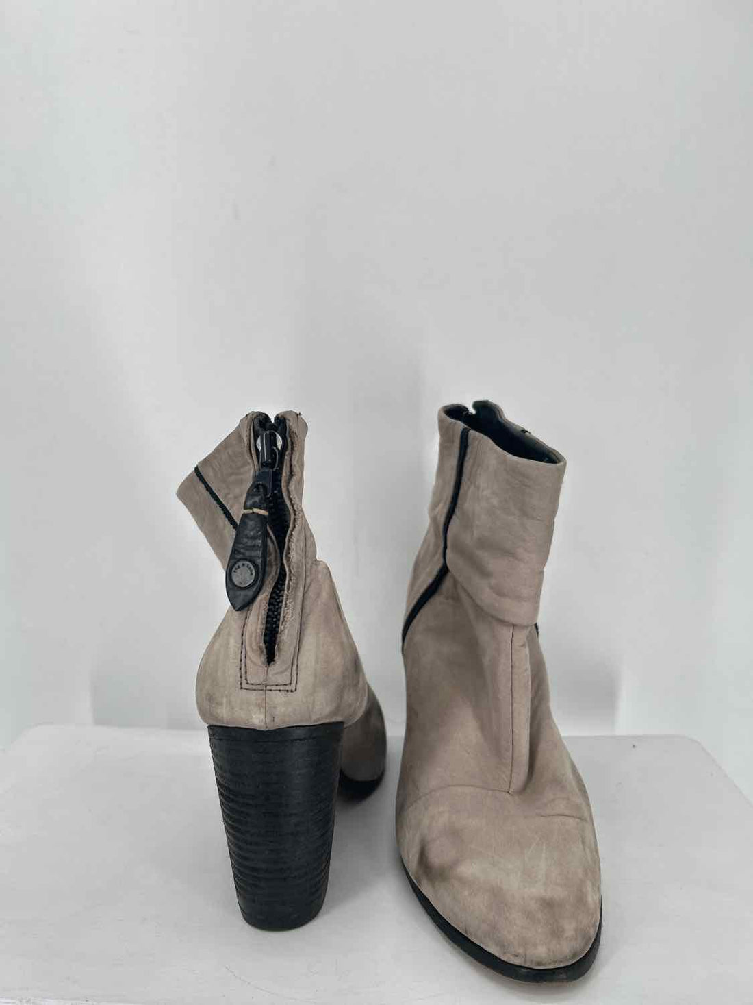 Rag & Bone Women Size 40 Light Grey Distressed Newbury Booties Ankle Boot