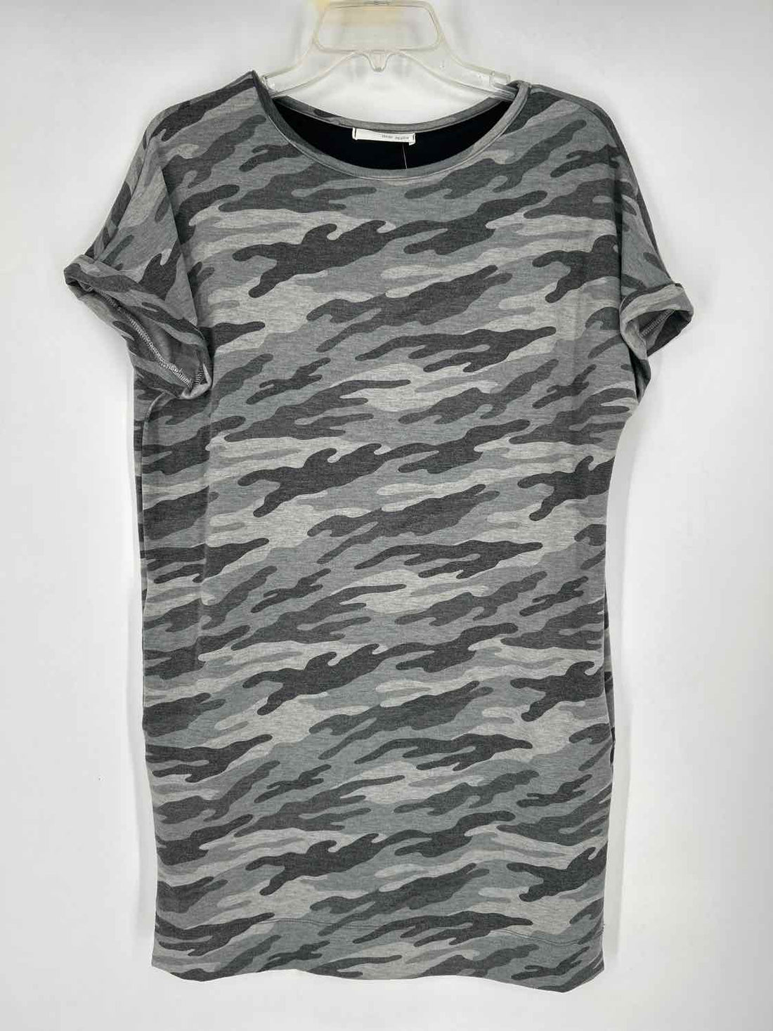 Dear Apple Size M Gray Camo Short Sleeve Dress