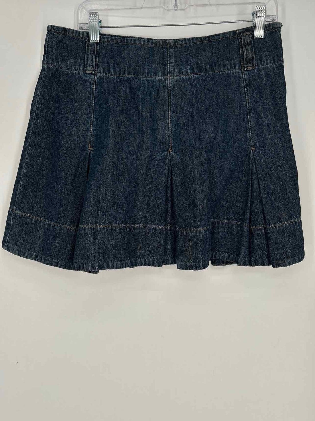 DKNY Size 6 Denim Vintage Skirts