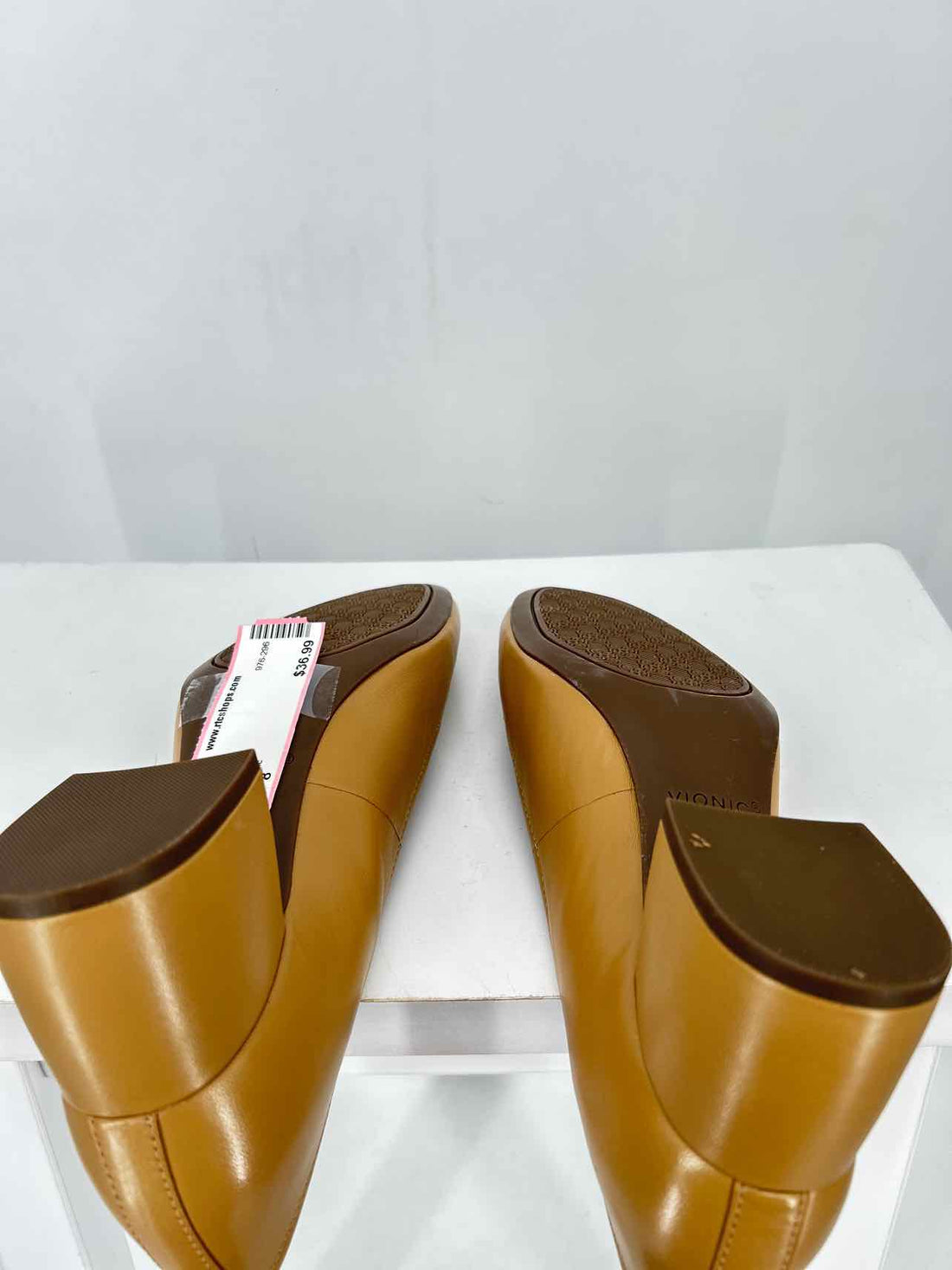 Vionic Women Size 8 Tan Heels