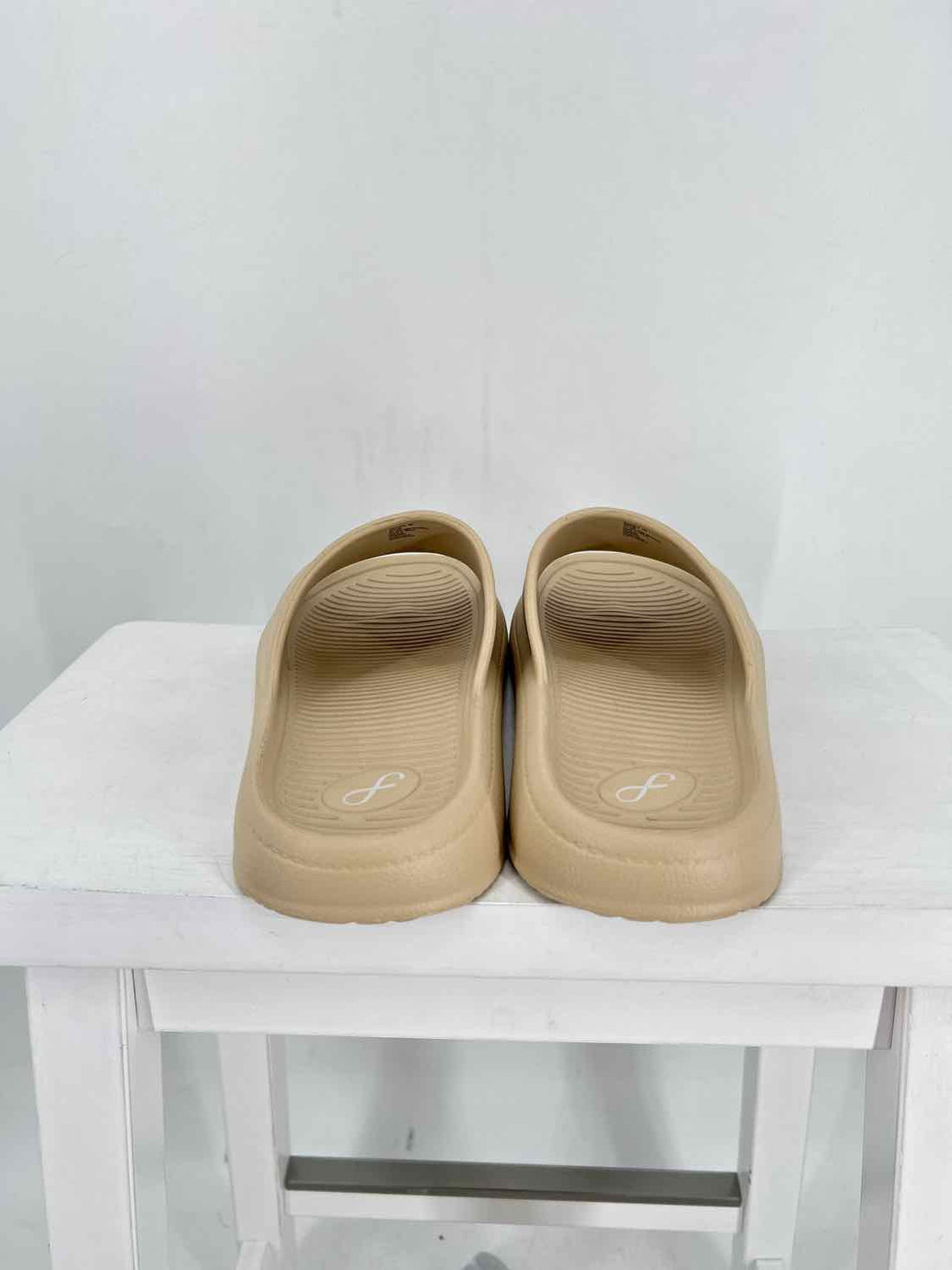 Freely Women Size 9 Cream NWT Sandals