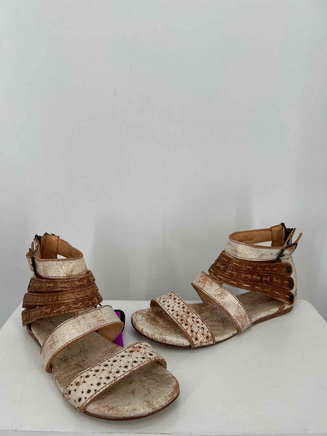 Bedstu Women Size 7 Off White Genuine Leather Sandals