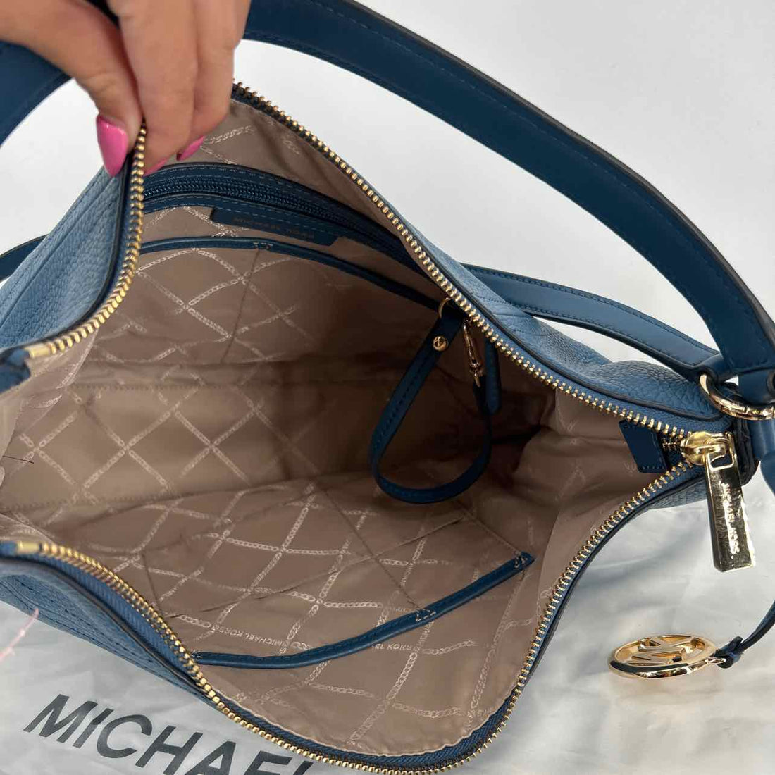 Michael Kors Blue Pebbled Leather Excellent Condition Hobo