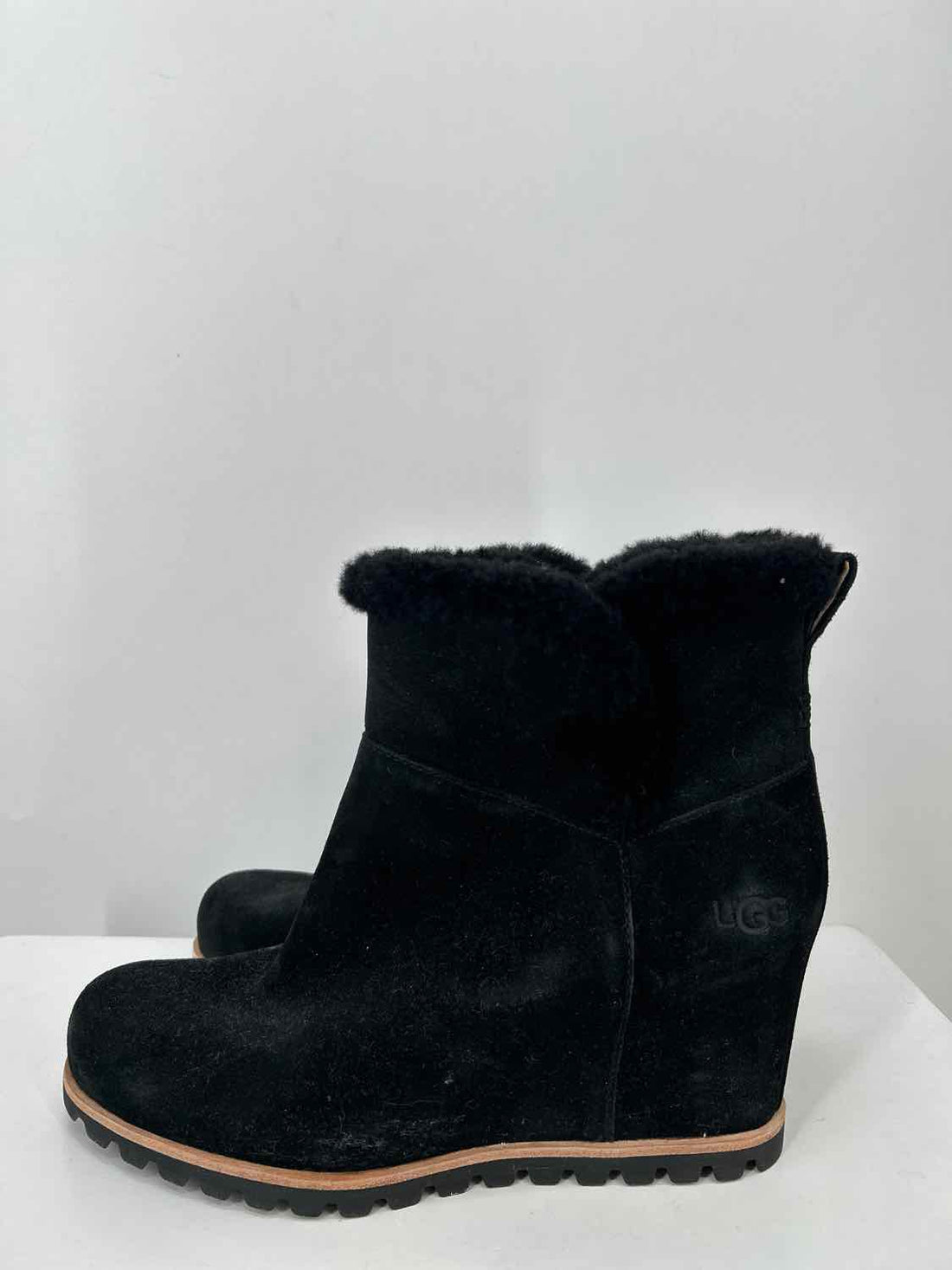 Ugg Women Size 9 Black New Genuine Suede Ankle Boot