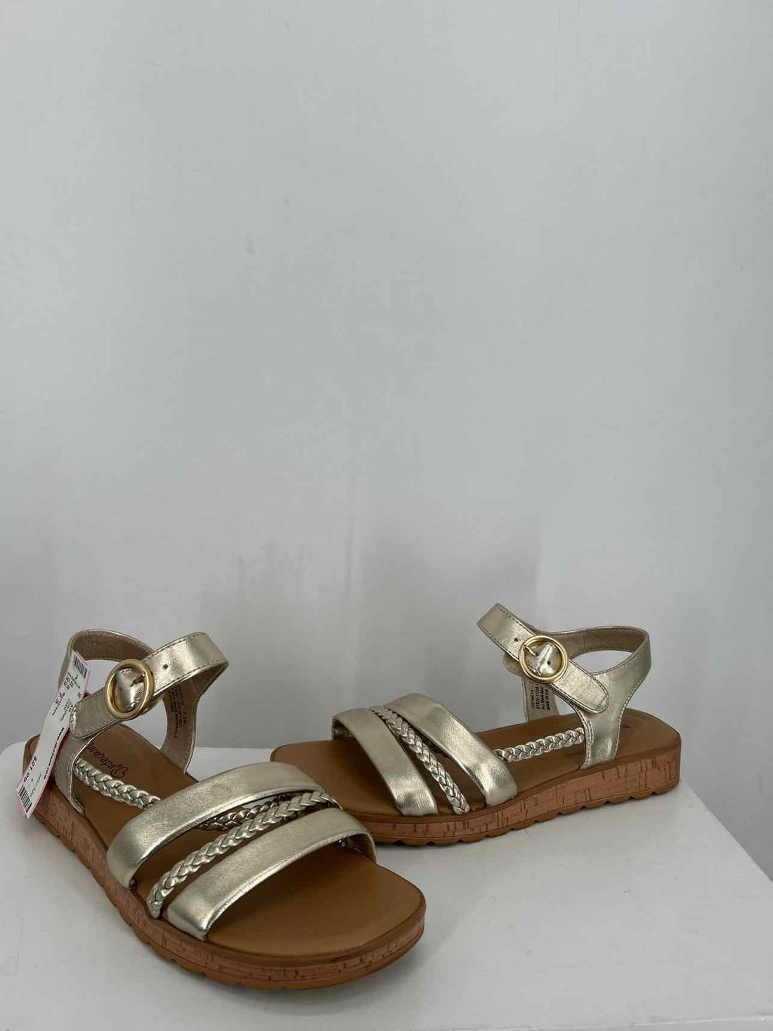 Baretraps Women Size 7.5 Gold Sandals