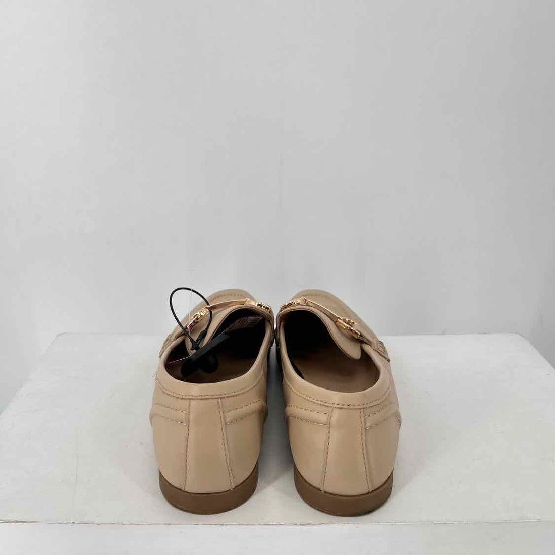Steve Madden Women Size 8 Beige Loafers