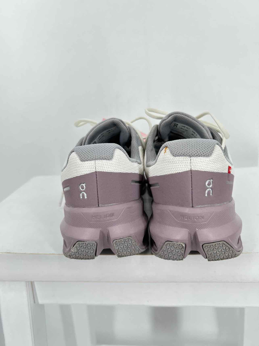 On Cloud Women Size 7 Cream Gray & Purple Sneakers
