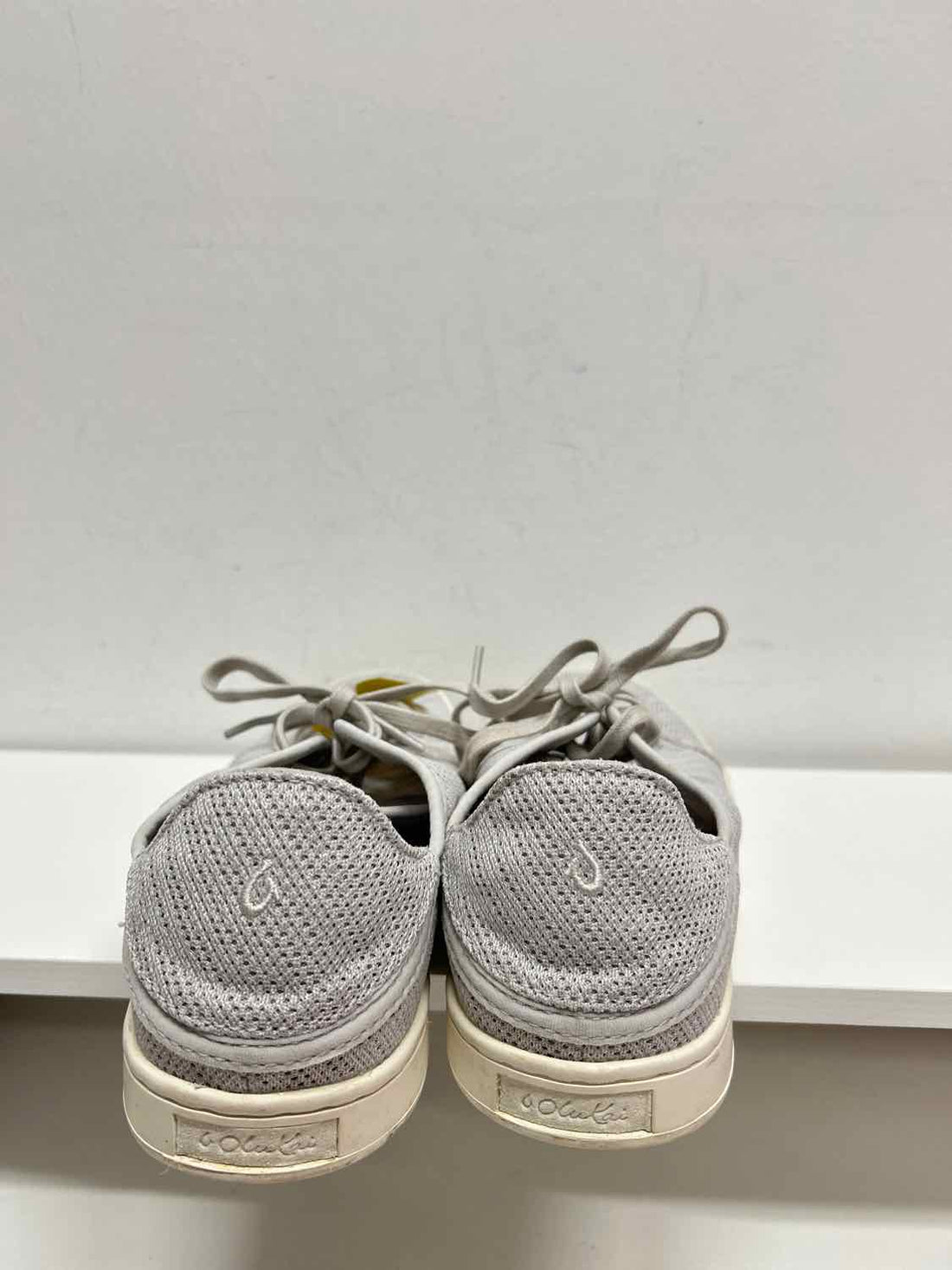 Olu Kai Women Size 9 Grey Sneakers