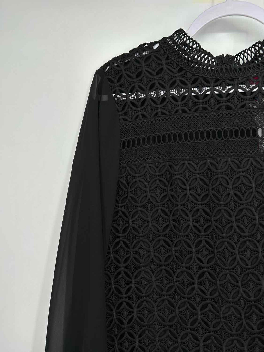 Vince Camuto Size M Black Crochet Long Sleeve