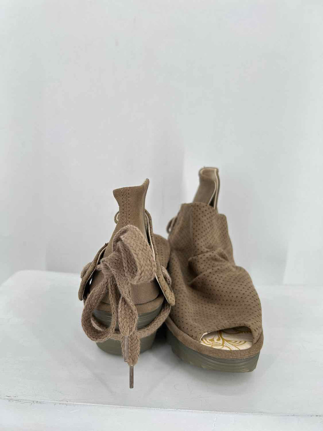 Fly london Women Size 39 Taupe NWT Yema Suede Open Toe Wedges