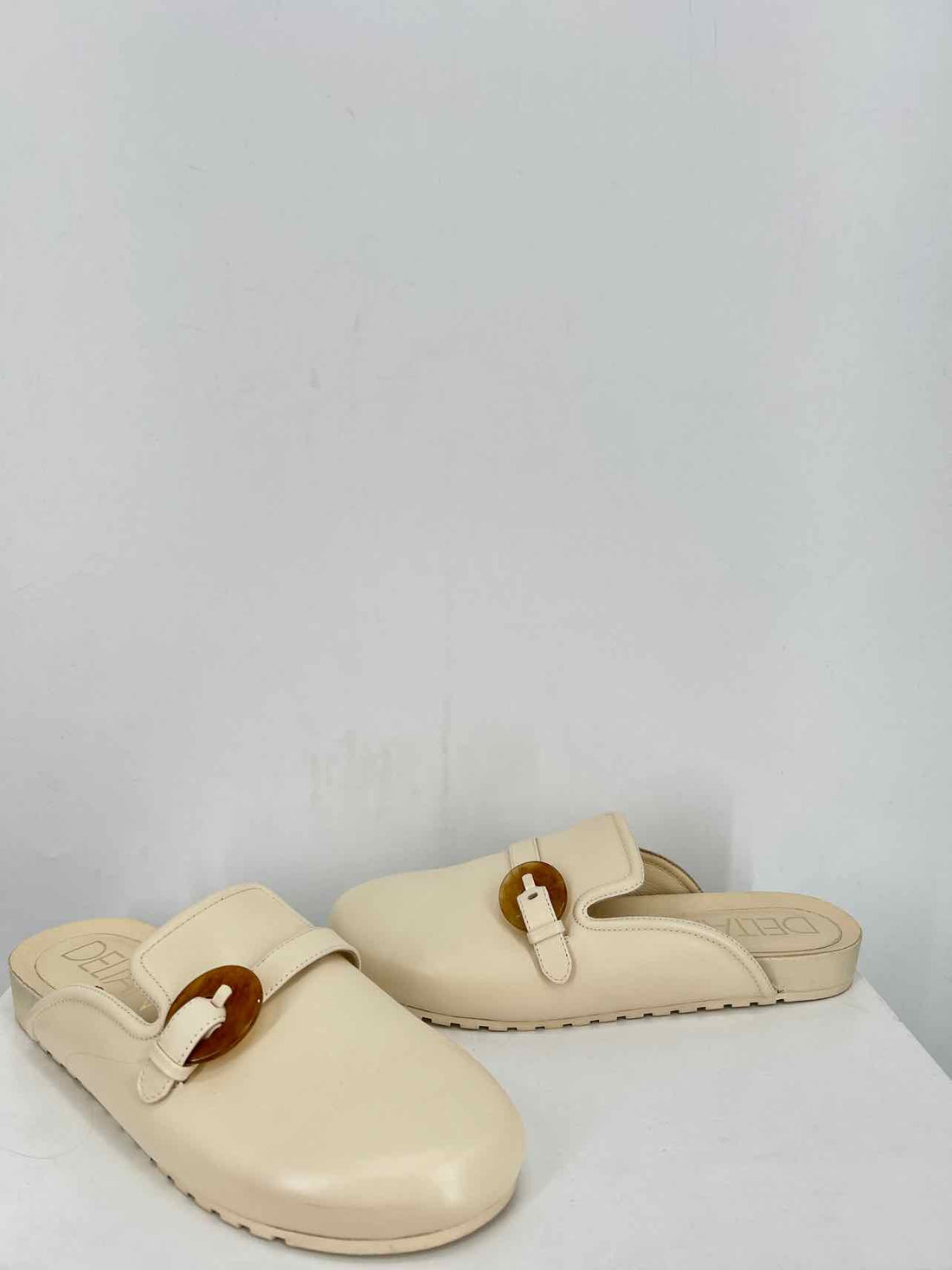 Deltan Women Size 9.5 Cream Mules