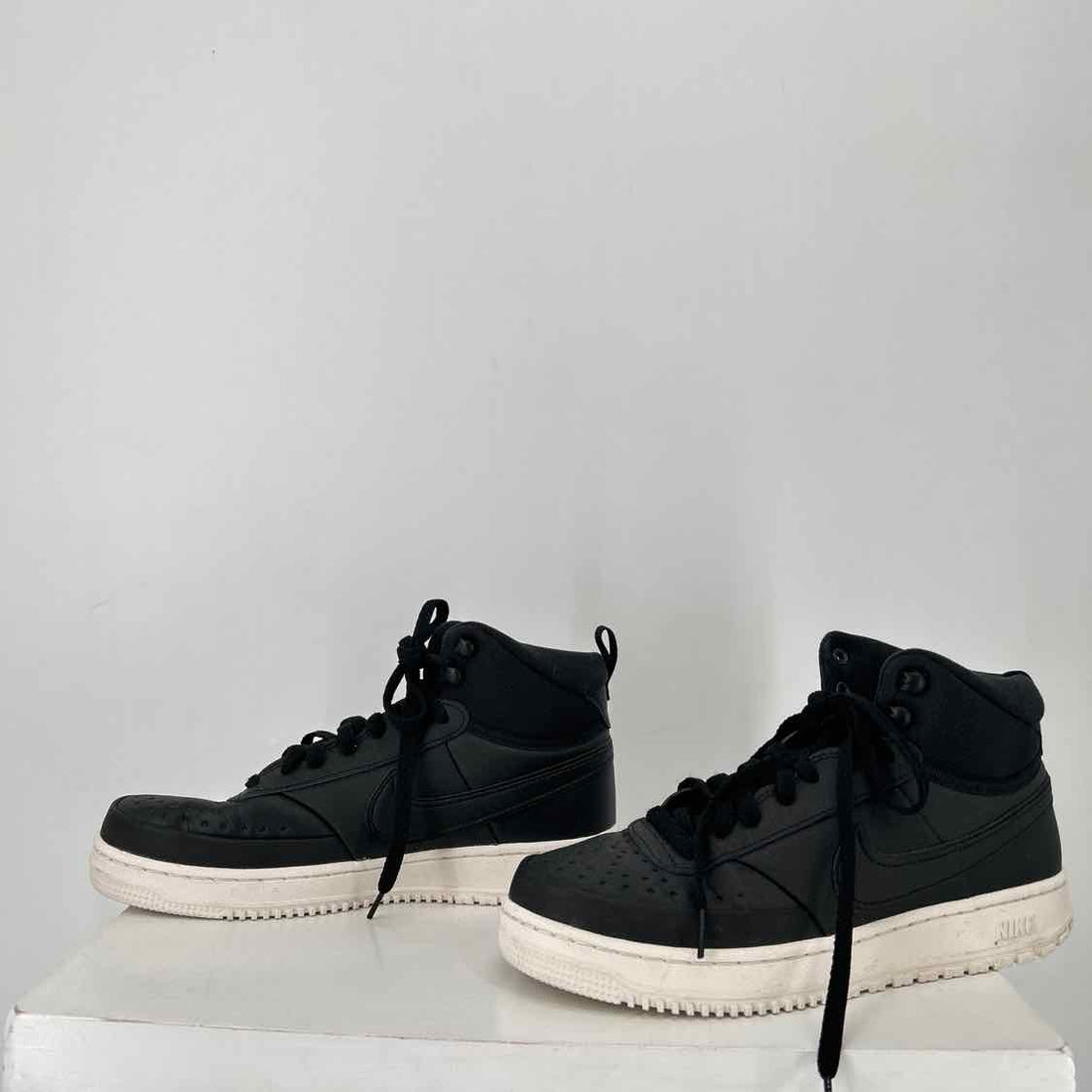 Nike Women Size MENS 9 Black Sneakers
