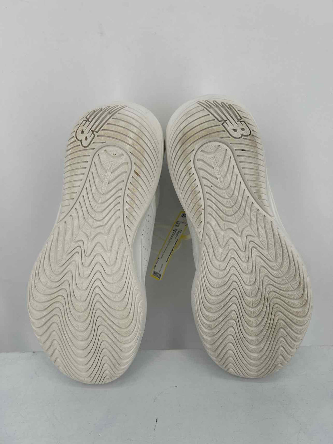 New Balance Women Size 7 White Sneakers