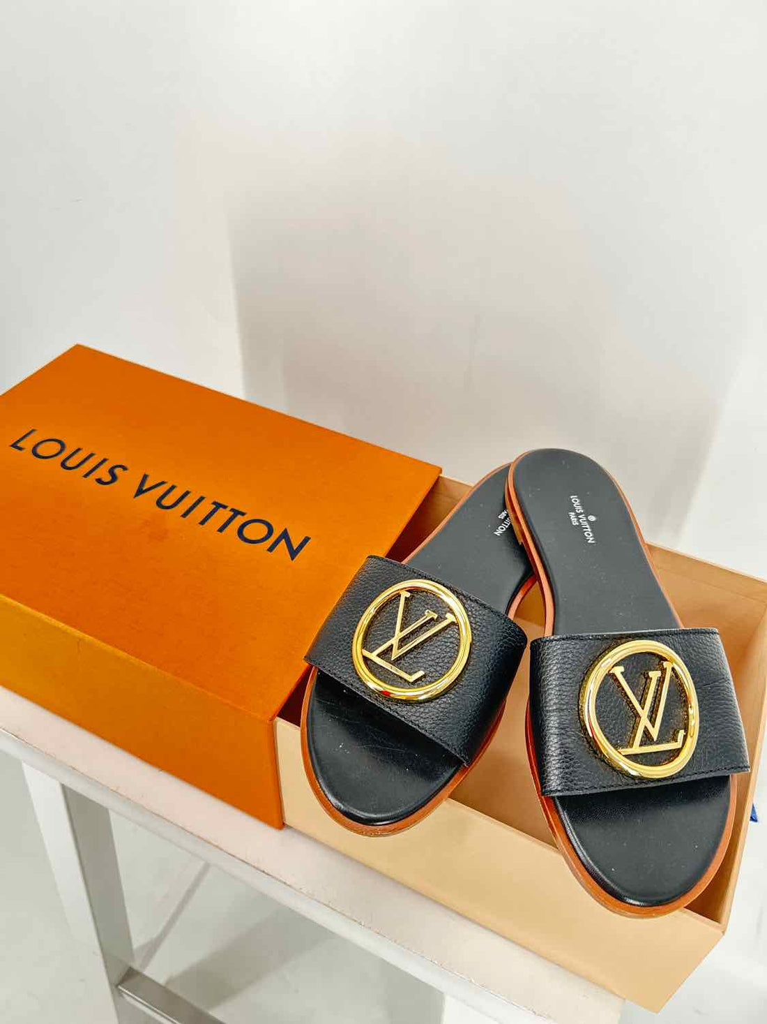 Louis Vuitton Women Size 37(6) Black Leather Lock It Flat Sandal LUXURY