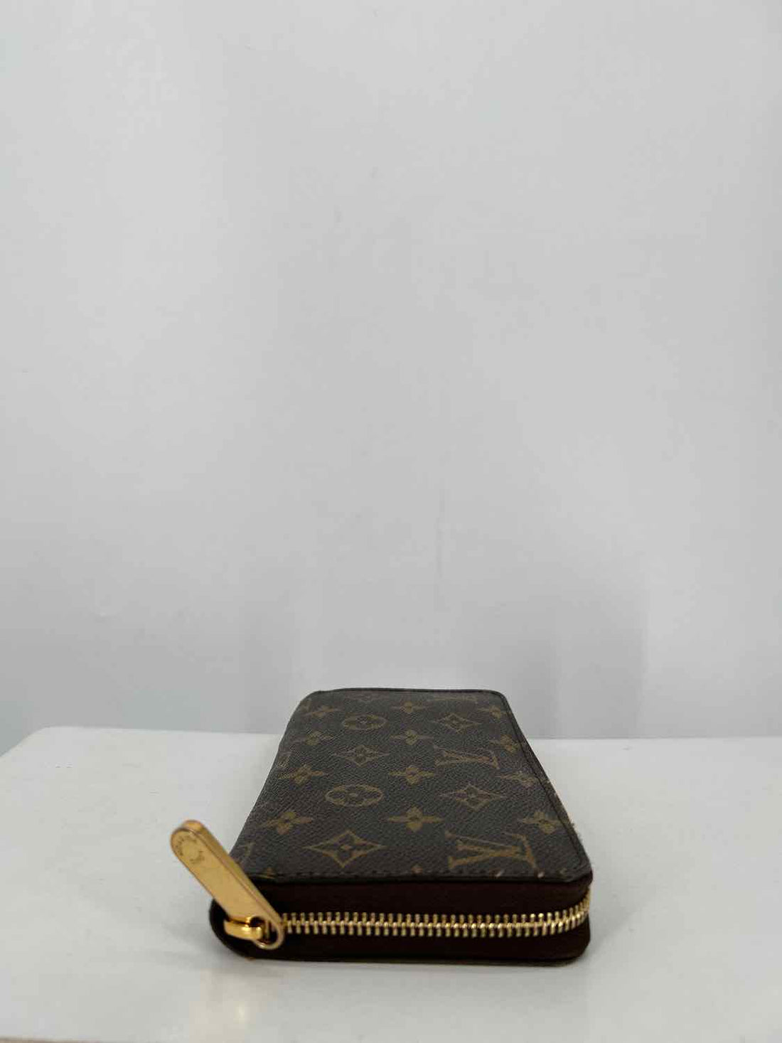 Louis Vuitton Zippy Wallet  Monogram Coated Canvas Pre Owned LUXURY