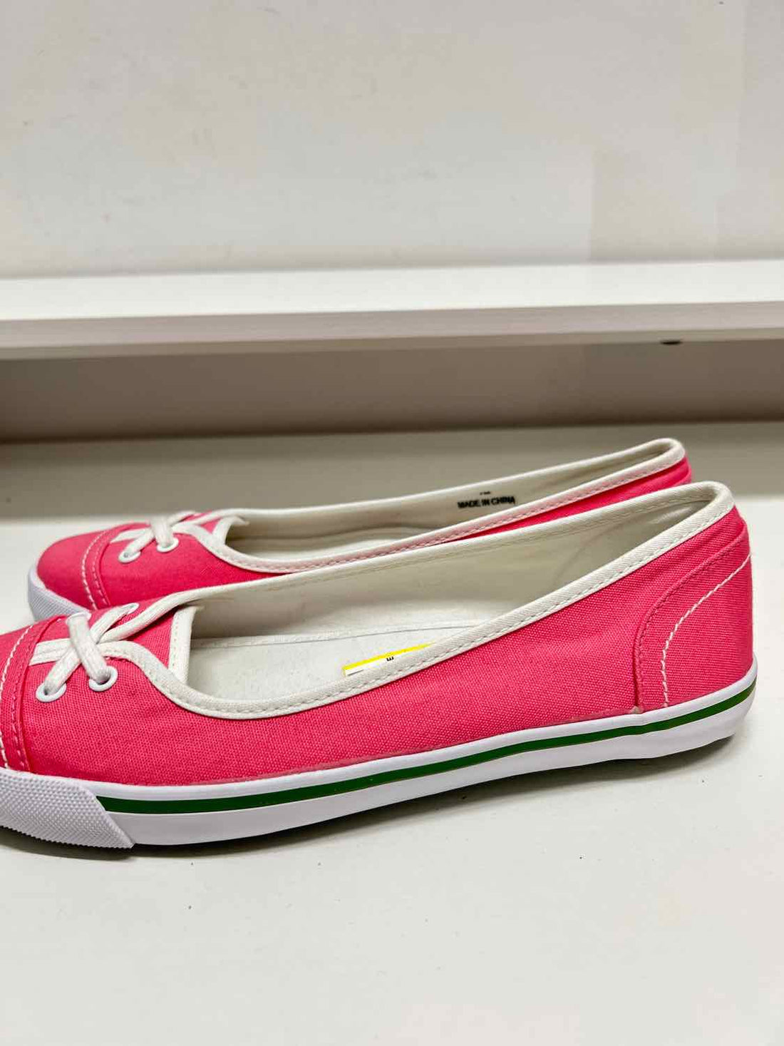 Talbots Women Size 7 Pink New In Box Sneakers