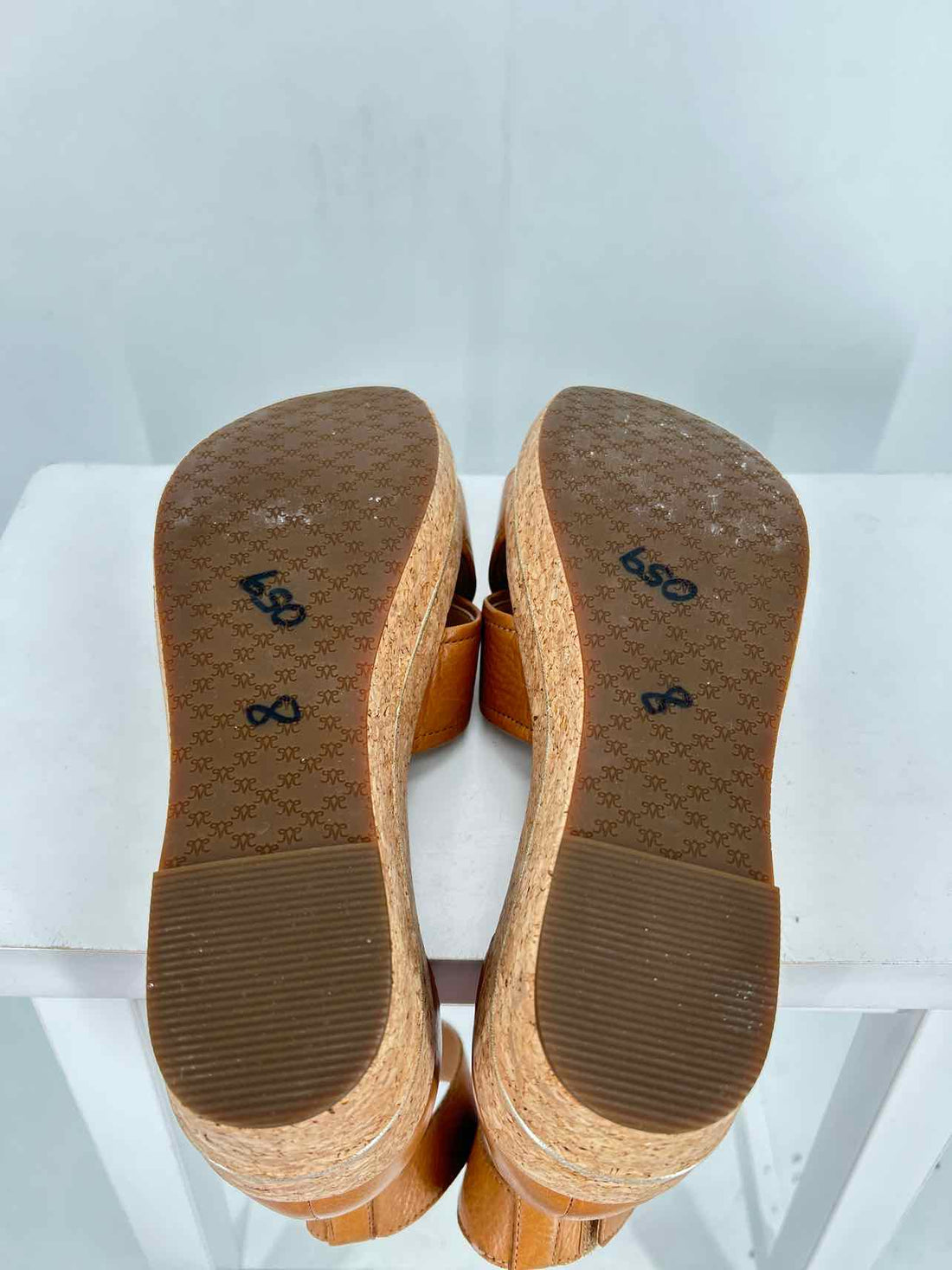 Johnston & Murphy Women Size 8 Tan Cork Wedges