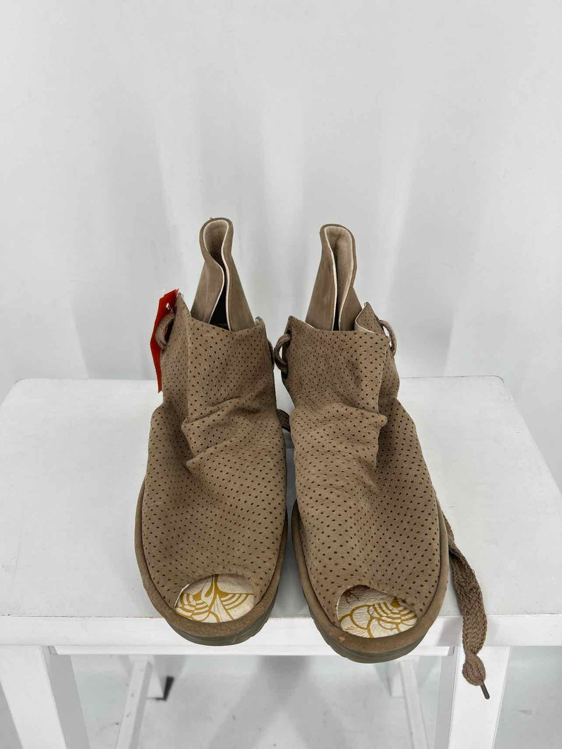 Fly london Women Size 39 (8.5-9) Taupe Wedges