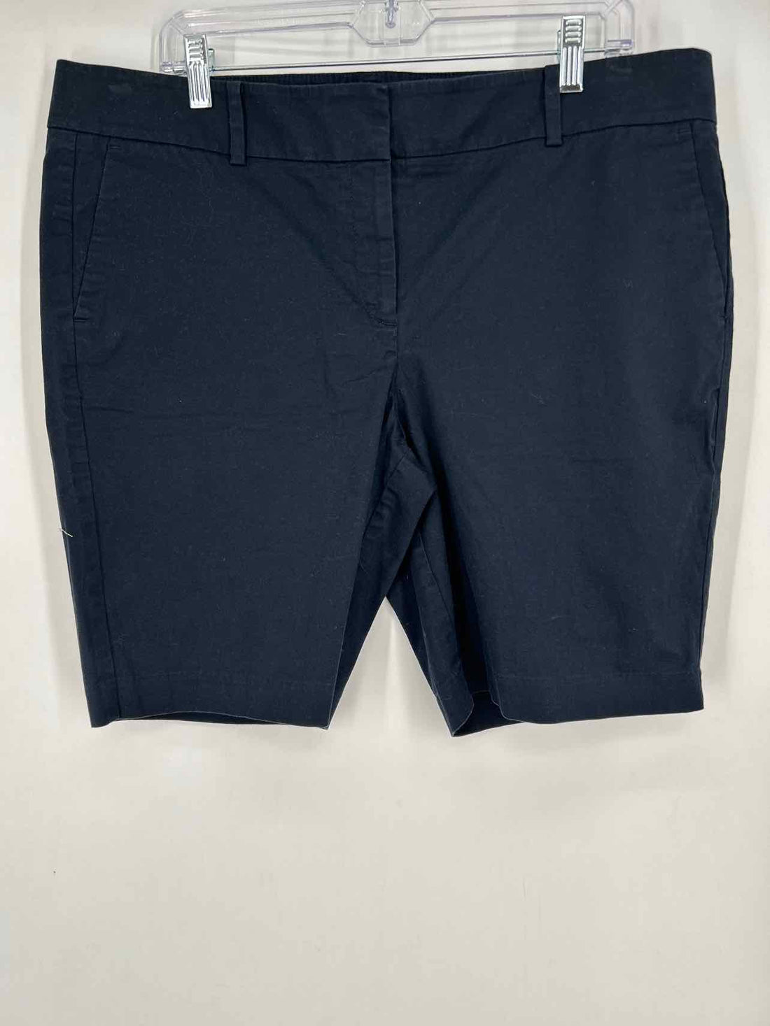 Ann Taylor Size 16P Navy Shorts